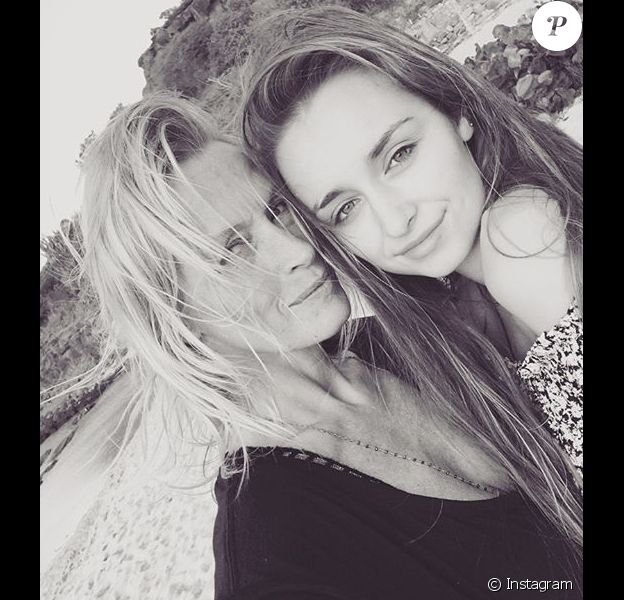 Estelle Lefébure et Emma Smet sur une photo publiée le 13 septembre 2018 pour les 21 ans de la jeune femme.
