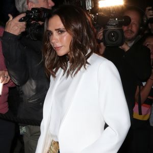 Victoria Beckham arrive à la soirée "Victoria Beckham X Vogue" au Mark's Club lors de la London Fashion Week, le 16 septembre 2018.