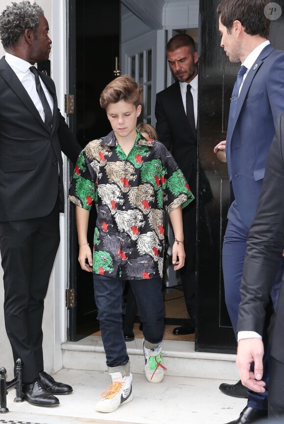 Cruz Beckham - David Beckham et ses enfants quittent le défilé Victoria Beckham à Londres lors de la Fashion Week le 16 septembre 2018.