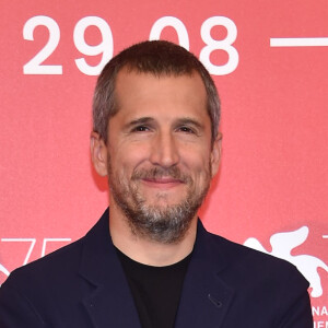 Guillaume Canet lors du photocall du film "Double vies" au 75ème festival du film de Venise le 31 août 2018.