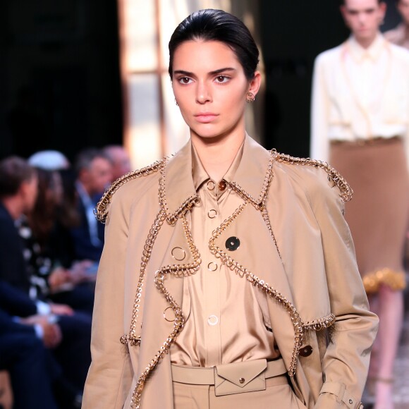 Kendall Jenner a défilé pour Burberry, et le tout premier show de Riccardo Tisci, lors de la Fashion Week de Londres le 17 septembre 2018.