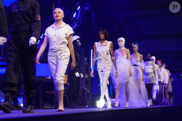 Rose McGowan au défilé du créateur Nicholas Kirkwood pendant la Fashion Week de Londres à l'Ambika P3, le 16 septembre 2018