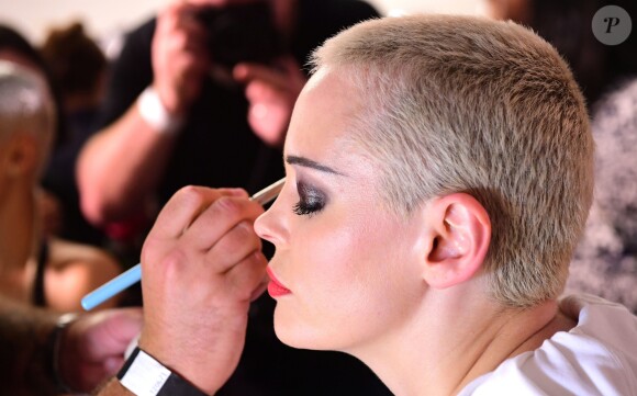 Rose McGowan au défilé du créateur Nicholas Kirkwood pendant la Fashion Week de Londres à l'Ambika P3, le 16 septembre 2018