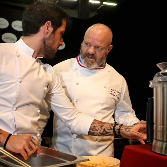  Exclusif - Le chef Philippe Etchebest fait le tour du salon "Exp'Hotel" à Bordeaux le 20 novembre 2017. Il animera de nombreux ateliers, conférences et cours de cuisines en public. Une douzaine de concours également récompenseront les meilleurs chefs et les espoirs de la restauration. Le concours le plus original est cette année sur le thème " La tête de cochon dans tous ses états". © Patrick Bernard/ Bestimage  No Web en Suisse / Belgique20/11/2017 - Bordeaux