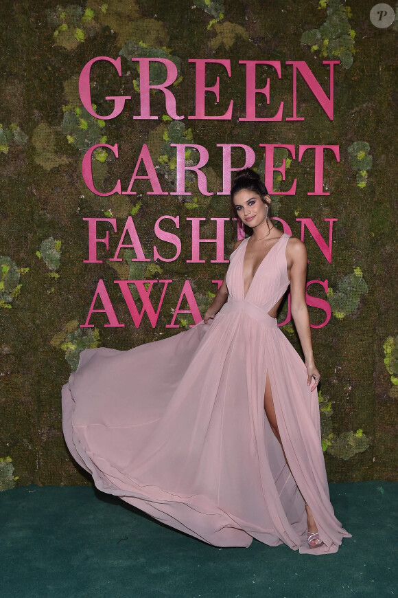 Sara Sampaio lors de la soirée des Green Carpet Fashion Awards au théâtre La Scala à Milan, Italie, le 23 septembre 2018.