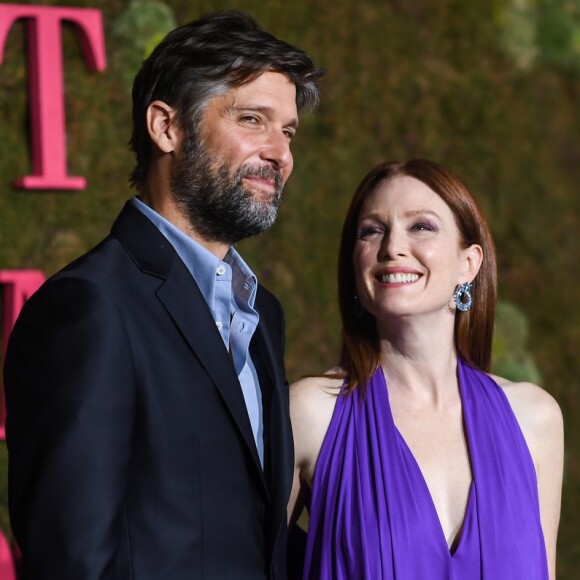 Julianne Moore et son mari Bart Freundlich lors de la soirée des Green Carpet Fashion Awards au théâtre La Scala à Milan, Italie, le 23 septembre 2018.