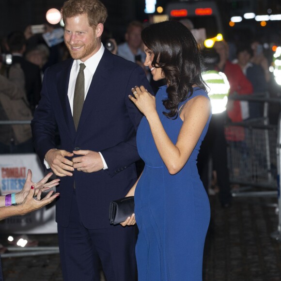 Le prince Harry et Meghan Markle, duchesse de Sussex, à la sortie du gala musical "100 Days to Peace" à Londres, le 6 septembre 2018.