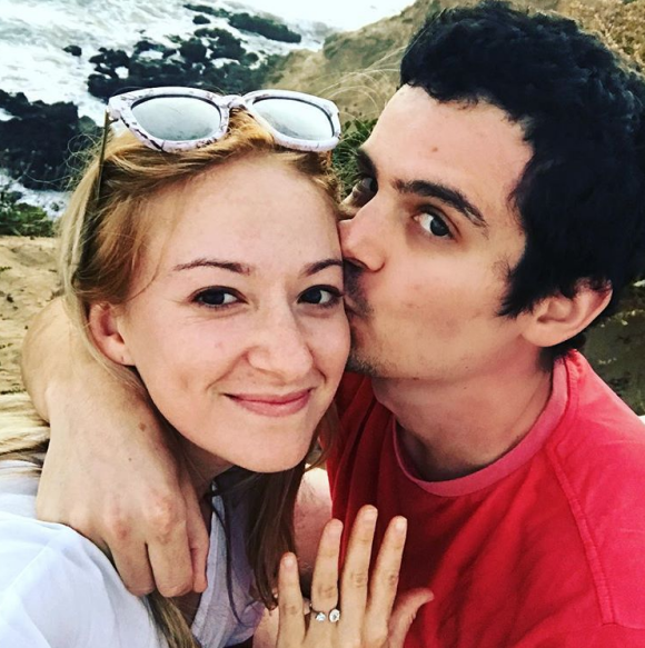 Olivia Hamilton et Damien Chazelle annoncent leurs fiançailles sur Instagram, octobre 2017.