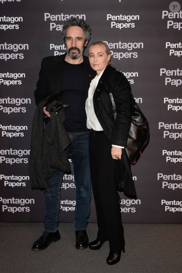 Emmanuelle Béart et son compagnon Frédéric Chaudier - Avant-première du film "Pentagon Papers" au cinéma l'UGC Normandie à Paris, France, le 13 janvier 2018. © Borde-Coadic/Bestimage
