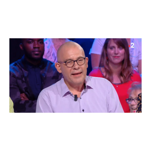 Nagui apprend qu'un candidat de "Tout le monde veut prendre sa place" a épousé sa femme sans la connaître le 27 septembre 2018.