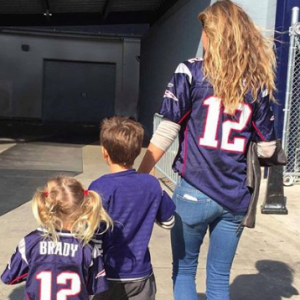 Gisele Bündchen et ses enfants Benjamin et Vivian. 


