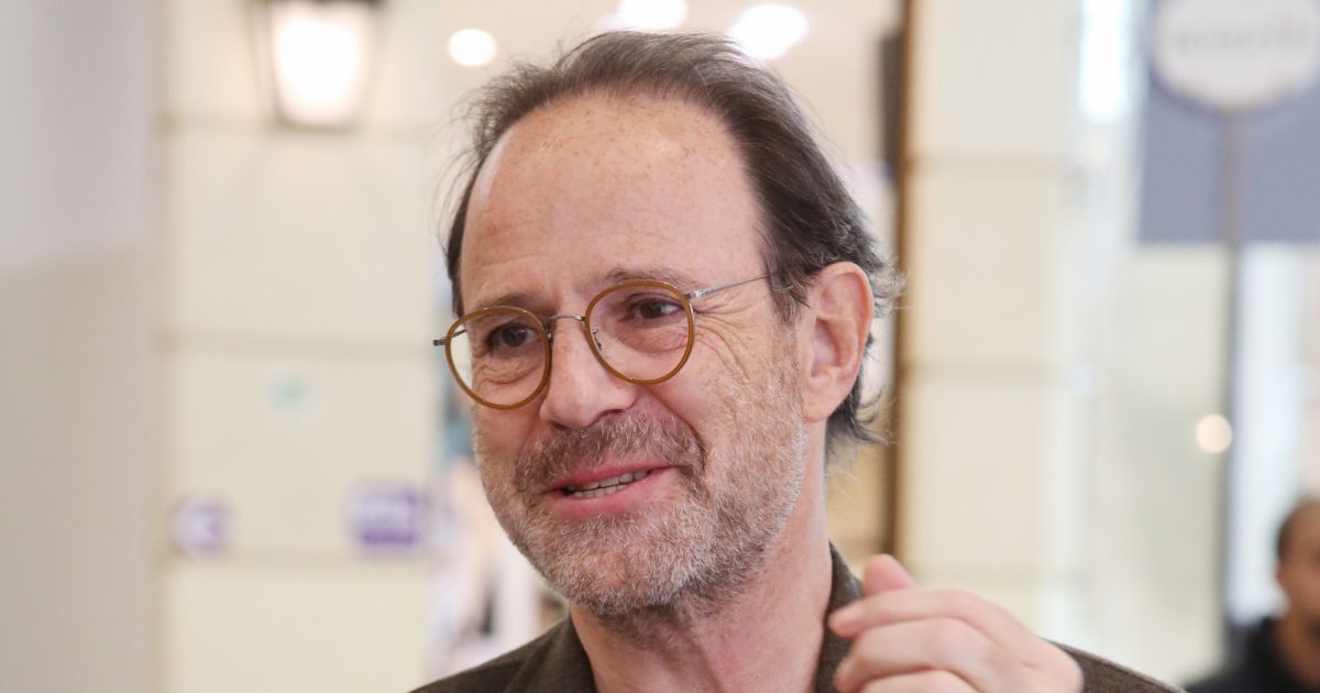 Exclusif Marc Levy en dédicace pour son roman Stanfield au centre commercial Carrefour Exclusif Marc Levy en dédicace pour son roman Stanfield au centre commercial Carrefour