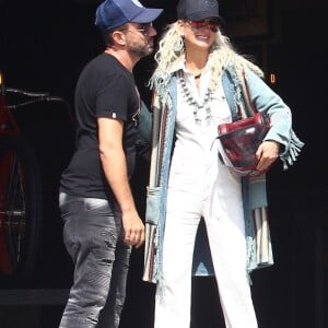 Exclusif - Laeticia Hallyday fait une grande virée sur les Harley-Davidson de Johnny avec Pierre Billon, Philippe Fatien et Fabrice Le Ruyet (mari d'Anne Marcassus) à Los Angeles le 28 septembre 2018.