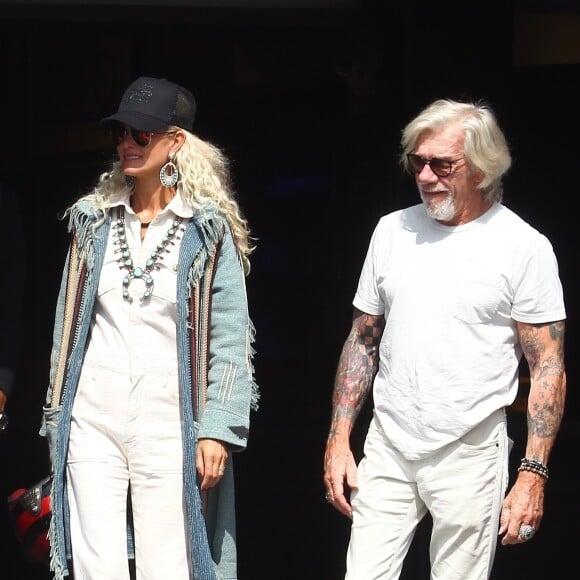 Exclusif - Laeticia Hallyday fait une grande virée sur les Harley-Davidson de Johnny avec Pierre Billon, Philippe Fatien et Fabrice Le Ruyet (mari d'Anne Marcassus) à Los Angeles le 28 septembre 2018.