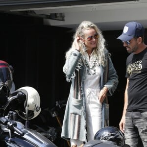 Exclusif - Laeticia Hallyday fait une grande virée sur les Harley-Davidson de Johnny avec Pierre Billon, Philippe Fatien et Fabrice Le Ruyet (mari d'Anne Marcassus) à Los Angeles le 28 septembre 2018.