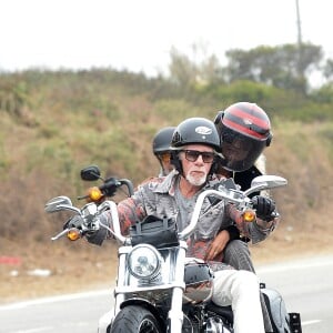 Exclusif - Laeticia Hallyday fait une grande virée sur les Harley-Davidson de Johnny avec Pierre Billon, Philippe Fatien et Fabrice Le Ruyet (mari d'Anne Marcassus) à Los Angeles le 27 septembre 2018.