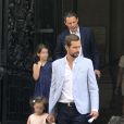 Exclusif - Marc-Olivier Fogiel avec son mari François Roelants et leurs filles Lily et Mila, Anne Hidalgo 08/07/2017 - Paris