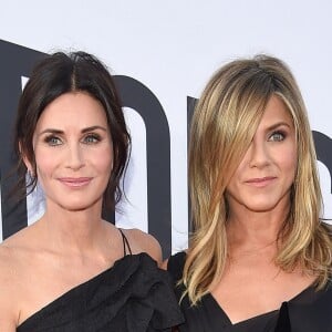 Courteney Cox et Jennifer Aniston - People à la soirée annuelle "AFI Life Achievement Award" à Los Angeles. Le 7 juin 2018.