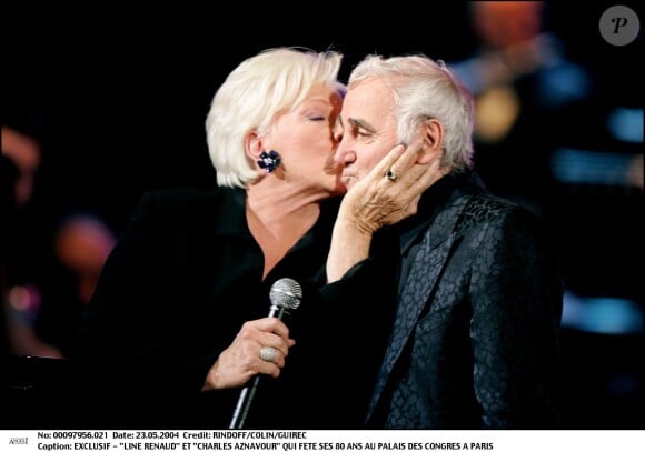 Exclusif - Line Renaud et Charles Aznavour qui fête ses 80 ans au Palais des Congrès, à Paris. Le 23 mai 2004.