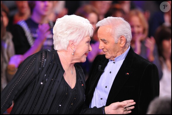 Line Renaud, Charles Aznavour - Enregistrement de "Vivement dimanche", à Paris, le 24 novembre 2010.