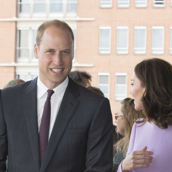 En juillet 2017, Kate Middleton portait déjà la même robe lilas de la designer Emilia Wickstead lors de son voyage officiel à Hambourg.