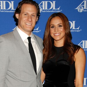 Trevor Engelson et Meghan Markle lors d'un événement à Los Angeles le 11 octobre 2011