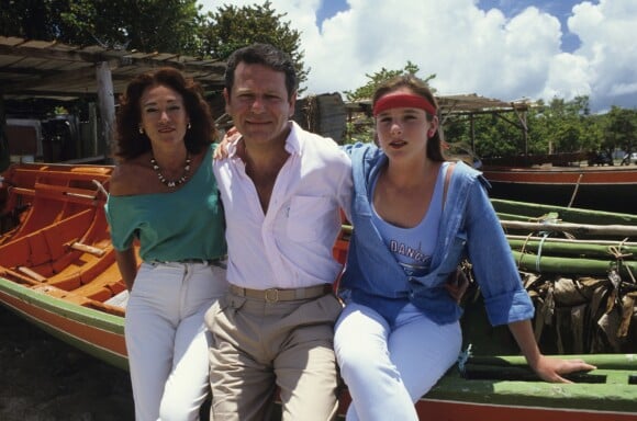 A la Martinique, Raymond Danon en vacances avec sa femme et sa fille Géraldine Danon en avril 1984.