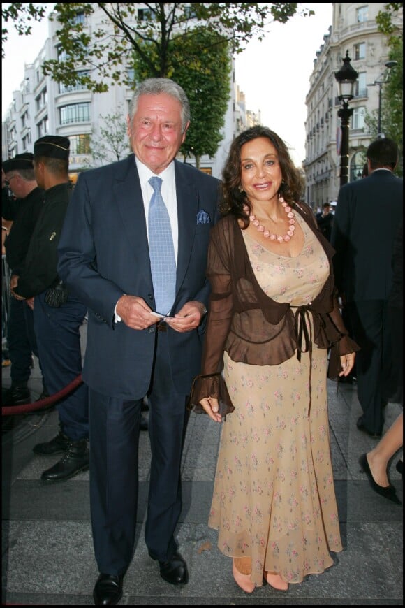 Raymond Danon et Albina du Boisrouvray - Soirée de gala au profit de la Fondation Pompidou, à Paris, le 5 mai 2006.