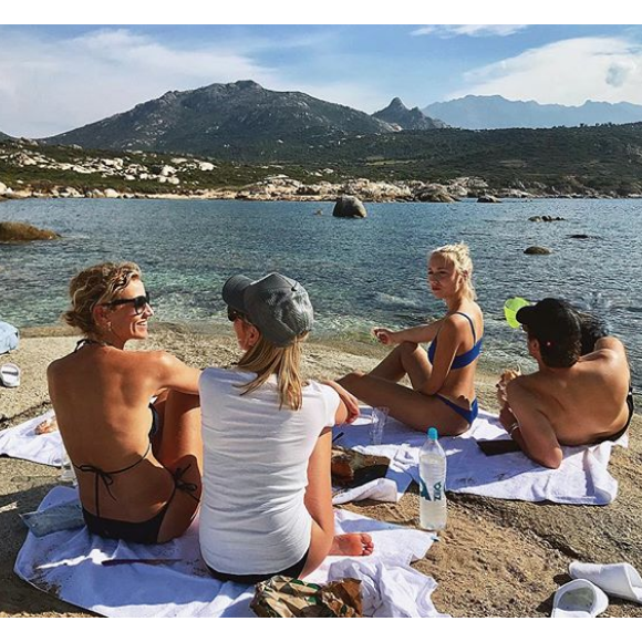 Chloé Jouannet aux côtés de sa mère Alexandra Lamy, Audrey Lamy et son chéri Thomas, en vacances à Calvi, le 15 octobre 2018.