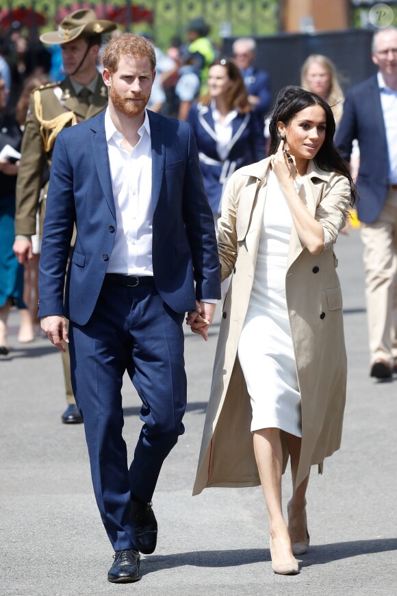 Le prince Harry, duc de Sussex et sa femme Meghan Markle, duchesse de Sussex (enceinte) arrivent sur la jetée "Man o' War Steps" à Sydney au Austraile lors de leur premier voyage officiel, le 16 octobre 2018.