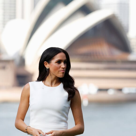 Le prince Harry, duc de Sussex et sa femme Meghan Markle, duchesse de Sussex (enceinte) rencontrent Peter Cosgrove (le Gouverneur général d'Australie) et sa femme Lynne Cosgrove à la "Admiralty House" lors de leur premier voyage officiel, le 16 octobre 2018.