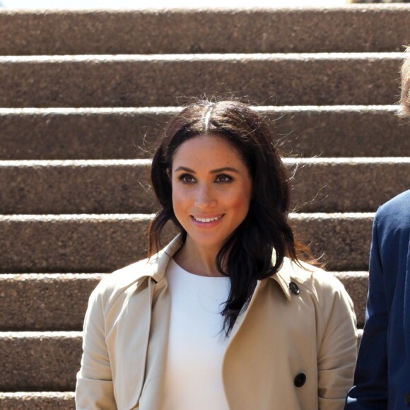 Le prince Harry, duc de Sussex et sa femme Meghan Markle, duchesse de Sussex (enceinte) arrivent à l'opéra de Sydney le premier jour de leur première tournée officielle en Australie, le 16 octobre 2018.
