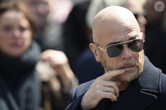 Pascal Obispo - Obsèques de Maurane en l'église Notre-Dame des Grâces à Woluwe-Saint-Pierre en Belgique le 17 mai 2018.