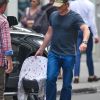 Daniel Craig et sa femme Rachel Weisz se promènent avec leur nouveau-né, une fille dont le prénom n'est pas encore connu, à New York, le 26 septembre 2018.