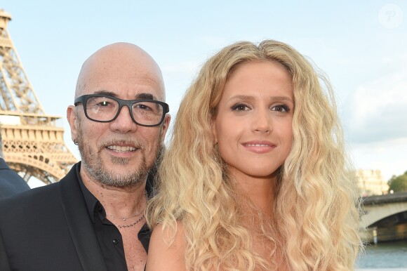 Pascal Obispo et sa femme Julie Hantson - Soirée du 90ème anniversaire de Line Renaud sur le Bateau Potel et Chabot "Pavillon Seine" à Paris le 2 juillet 2018. © Coadic Guirec/Bestimage