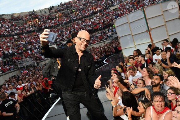 Exclusif - Pascal Obispo - Enregistrement de l'émission "La chanson de l'année" dans les arènes de Nîmes, diffusée en direct sur TF1 le 8 juin © Bruno Bebert / Bestimage