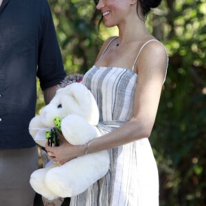 Le prince Harry, duc de Sussex, et Meghan Markle, duchesse de Sussex (enceinte) arrivent baie Kingfisher, sur l'île Fraser, en Australie, le 22 octobre 2018. Le couple rencontre les habitant de l'île.