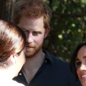 Le prince Harry, duc de Sussex, et Meghan Markle, duchesse de Sussex (enceinte) arrivent baie Kingfisher, sur l'île Fraser, en Australie, le 22 octobre 2018. Le couple rencontre les habitant de l'île.