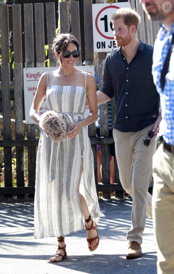 Le prince Harry, duc de Sussex, et Meghan Markle, duchesse de Sussex (enceinte) arrivent baie Kingfisher, sur l'île Fraser, en Australie, le 22 octobre 2018. Le couple rencontre les habitant de l'île.