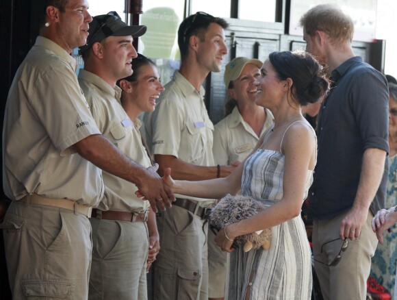 Le prince Harry, duc de Sussex, et Meghan Markle, duchesse de Sussex (enceinte) arrivent baie Kingfisher, sur l'île Fraser, en Australie, le 22 octobre 2018. Le couple rencontre les habitant de l'île.
