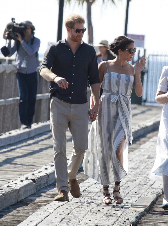 Le prince Harry, duc de Sussex, et Meghan Markle, duchesse de Sussex (enceinte) arrivent baie Kingfisher, sur l'île Fraser, en Australie, le 22 octobre 2018. Le couple rencontre les habitant de l'île.