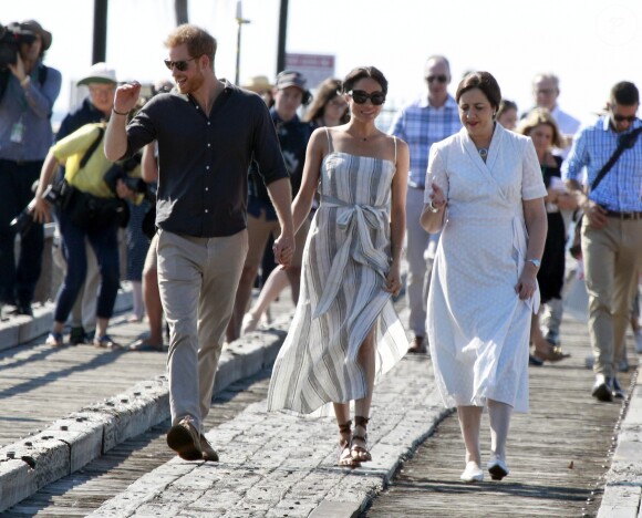 Le prince Harry, duc de Sussex, et Meghan Markle, duchesse de Sussex (enceinte) arrivent baie Kingfisher, sur l'île Fraser, en Australie, le 22 octobre 2018. Le couple rencontre les habitant de l'île.