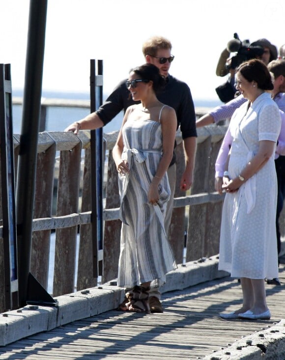 Le prince Harry, duc de Sussex, et Meghan Markle, duchesse de Sussex (enceinte) arrivent baie Kingfisher, sur l'île Fraser, en Australie, le 22 octobre 2018. Le couple rencontre les habitant de l'île.