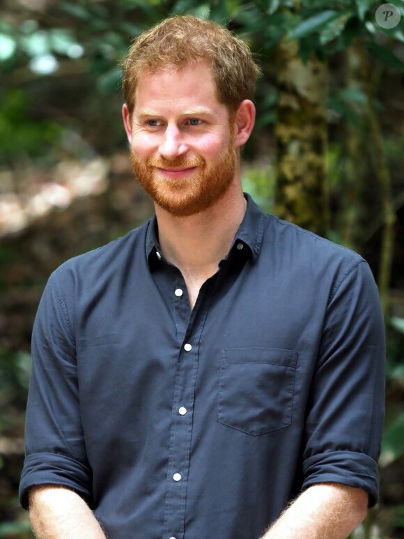 Le prince Harry, duc de Sussex, visite la forêt "K'gari" sur l'île Fraser en Australie, le 22 octobre 2018. Le duc dévoile une plaque dans la forêt "Queen's Commonwealth Canopy" et regarde ensuite des danses traditionnelles du peuple Butchulla.