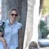 Teresa Palmer se promène avec ses enfants Bodhi et Forest à Los Angeles Le 17 Juin 2017