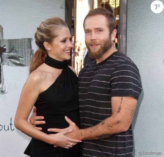 Teresa Palmer enceinte et son mari Mark Webber à la première de Lights Out au théâtre TCL Chinese à Hollywood, le 19 juillet 2016