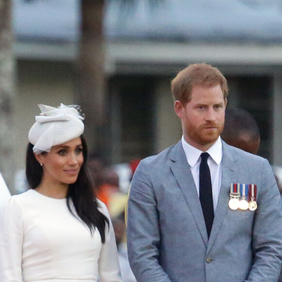 Le prince Harry, duc de Sussex et sa femme Meghan Markle, duchesse de Sussex (enceinte) lors d'une cérémonie aux îles Fidji dans le cadre de leur voyage officiel, le 23 octobre 2018.