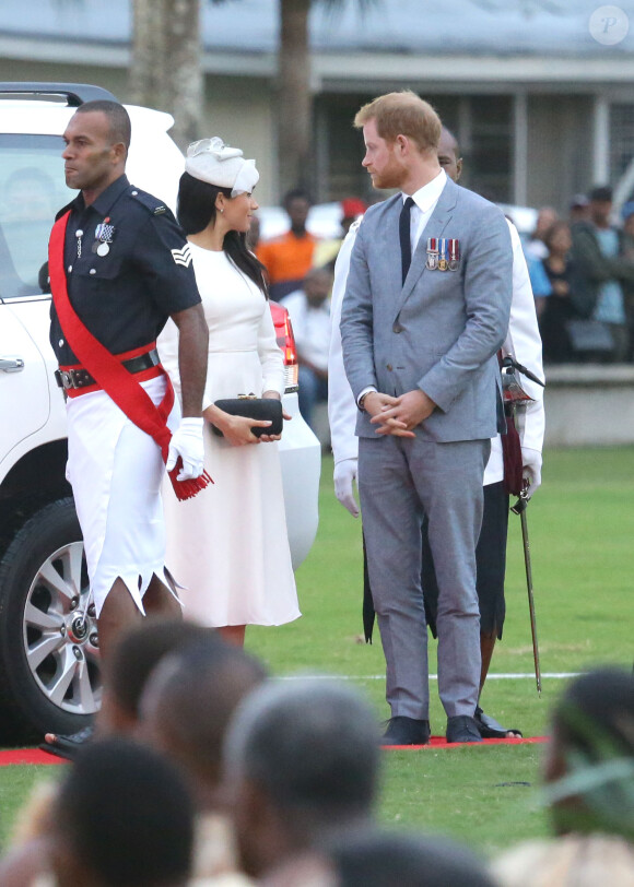 Le prince Harry, duc de Sussex et sa femme Meghan Markle, duchesse de Sussex (enceinte) lors d'une cérémonie aux îles Fidji dans le cadre de leur voyage officiel, le 23 octobre 2018.