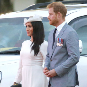 Le prince Harry, duc de Sussex et sa femme Meghan Markle, duchesse de Sussex (enceinte) lors d'une cérémonie aux îles Fidji dans le cadre de leur voyage officiel, le 23 octobre 2018.