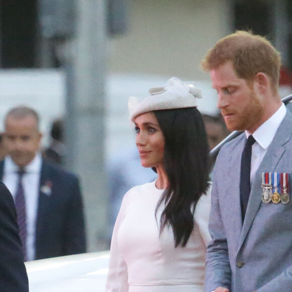 Le prince Harry, duc de Sussex et sa femme Meghan Markle, duchesse de Sussex (enceinte) lors d'une cérémonie aux îles Fidji dans le cadre de leur voyage officiel, le 23 octobre 2018.